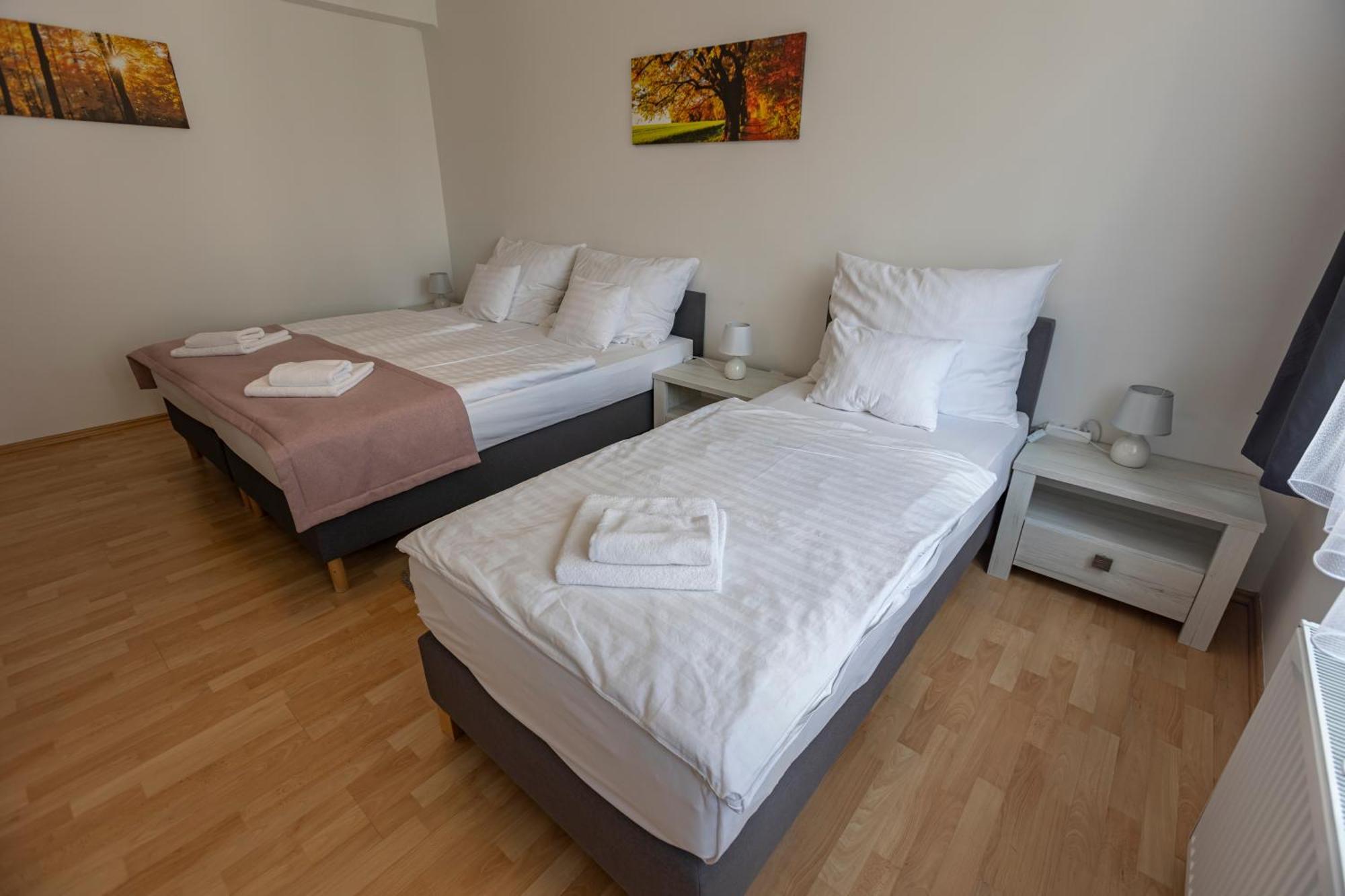 Harangtorony Szallo Kőszeg Exteriör bild