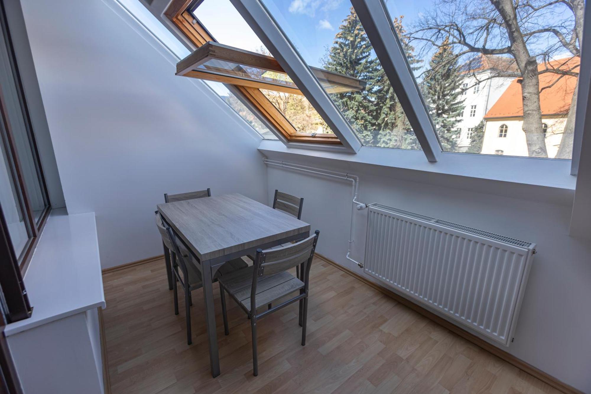Harangtorony Szallo Kőszeg Exteriör bild